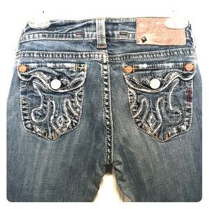 Buckle Mek Jeans